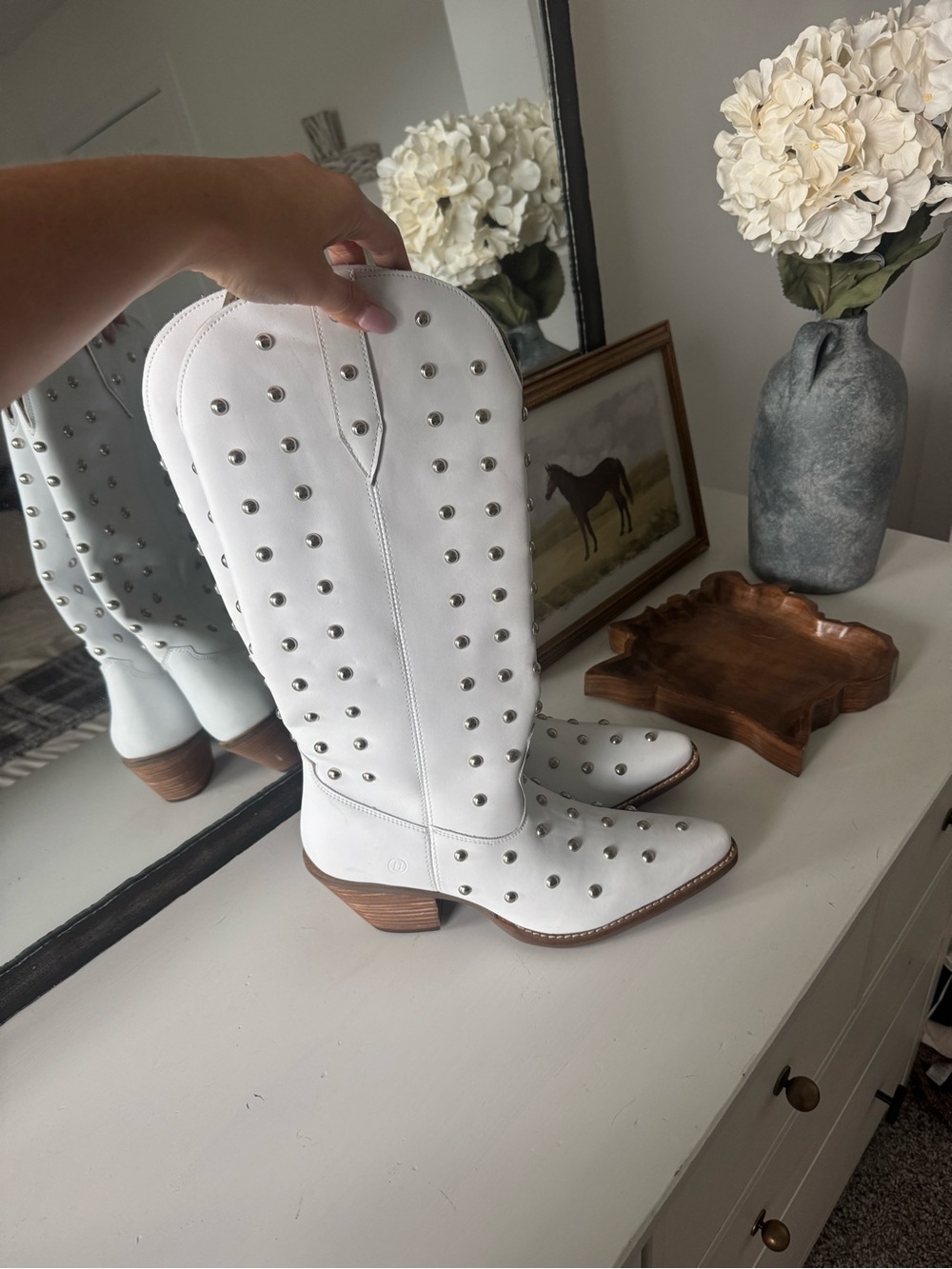 DINGO 1969 White Studded Western Cowboy  Boots - Picture 2 of 2